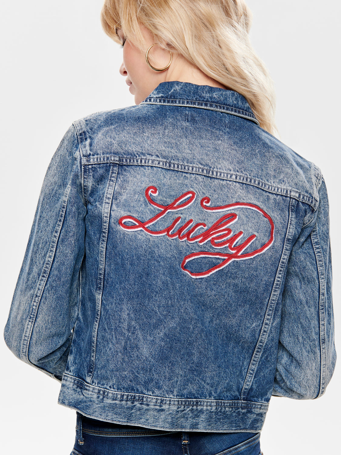 Chaqueta Jacqueline De Yongkaily Denim c/ Bordado Lucky