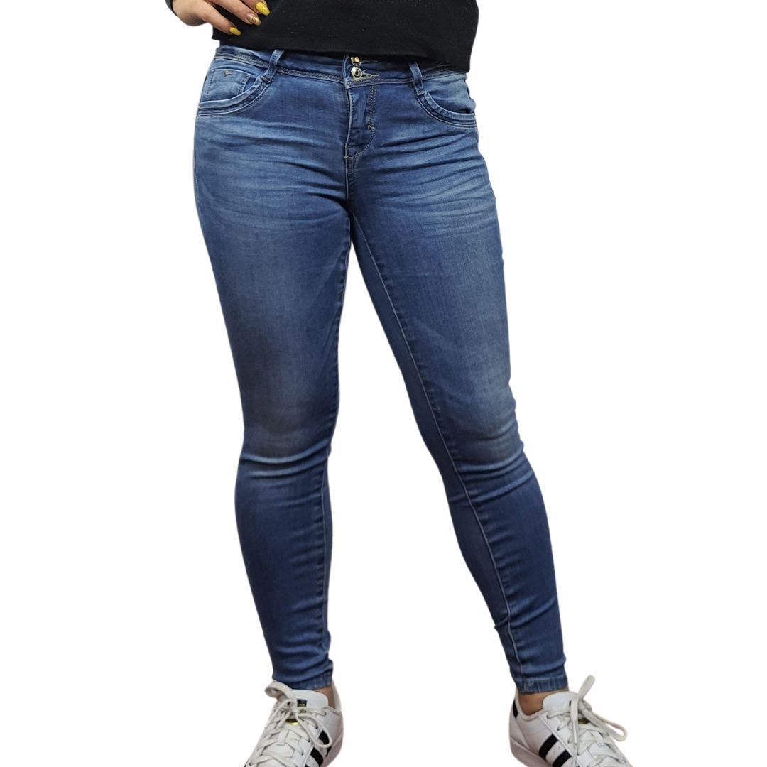 Jeans Vero Moda Azul Claro Style FANNY 9/10 X-SLIM JEANS(BN)