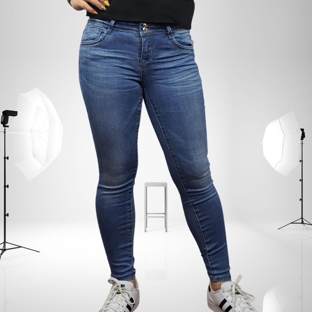 Jeans Vero Moda Azul Claro Style FANNY 9/10 X-SLIM JEANS(BN)