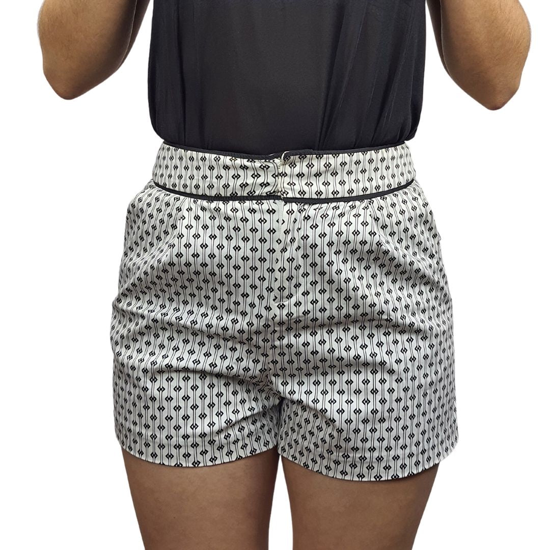 Short Vero Moda Negro y Blanco Style GAIA SHORTS(VMC-PM-ET-2)