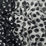 Bufanda Isaac Mizrahi Polka Dot Negro Con Pepas Blancas Icl4921P01