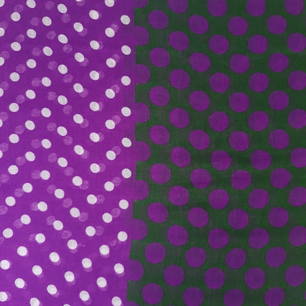 Bufanda Isaac Mizrahi Polka Dot Morado, Verde Y Pepas Blancas Icl4921P23