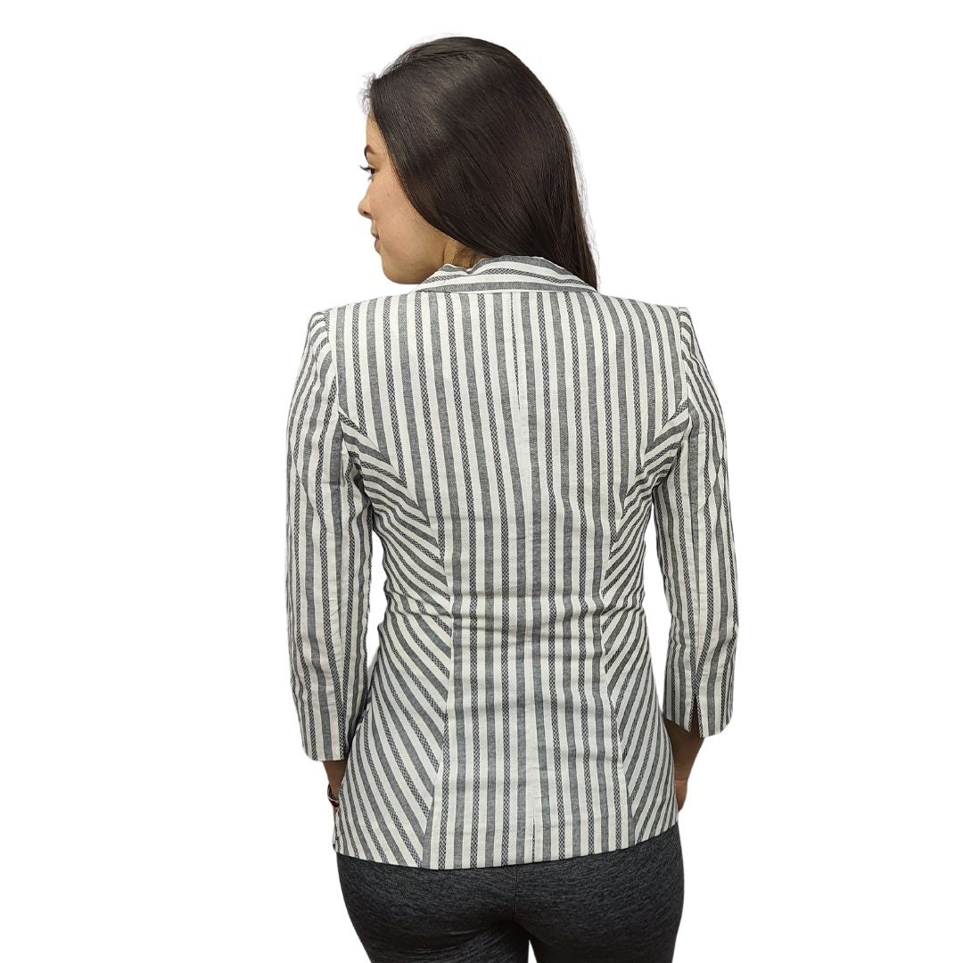 Blazer Vero Moda Gris y Blanco Style HESTIA SEIE 3/4 BLAZER(VMC-CR)