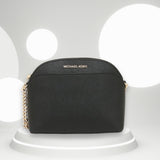 Cartera Michael Kors JET SET TRAVEL Dome Crossbody Leather Md BlackColor BLACK